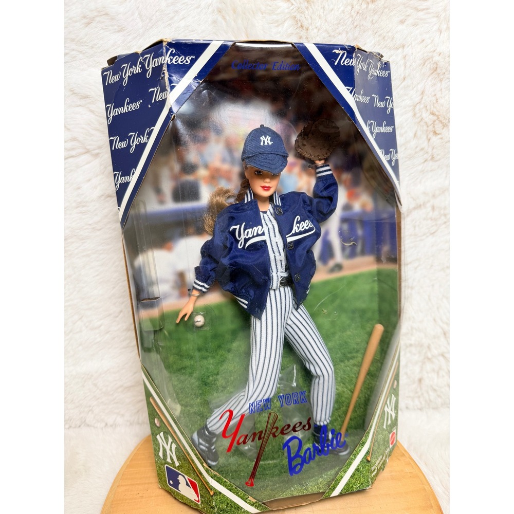 Mattel 1999 New York Yankees Barbie Doll Collector Edition 23881 MLB Baseball